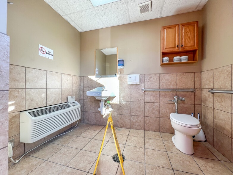 More Photos Of 1810 Opelika Rd, Auburn Carwash For Sale