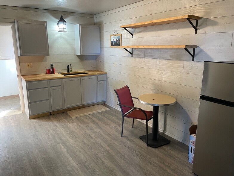 More Photos Of 2052 Wasatch Rd, Evanston Industrial For Sale