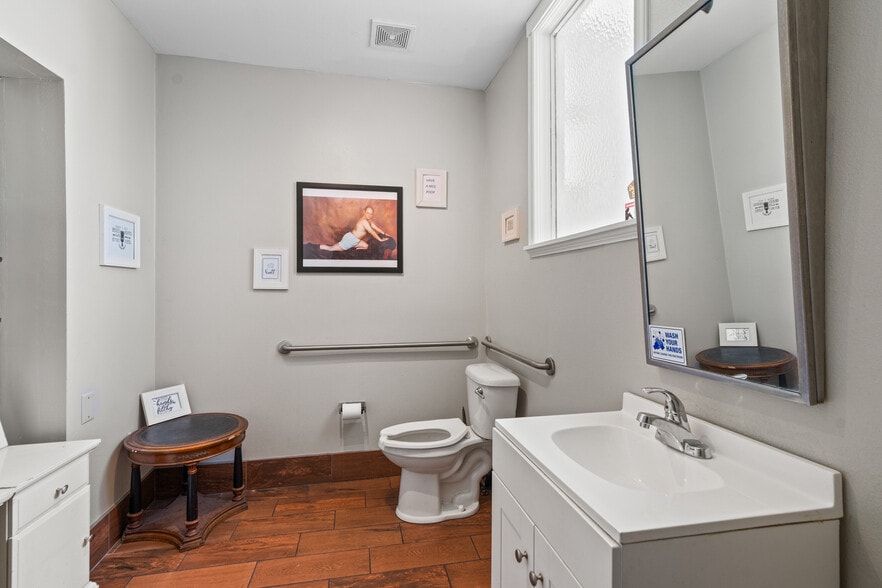 More Photos Of 312 E Tarpon Ave, Tarpon Springs Medical For Sale