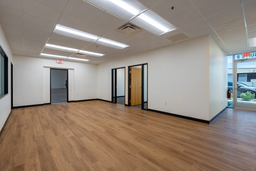 More Photos Of 1250 E Hadley St, Phoenix Distribution For Lease
