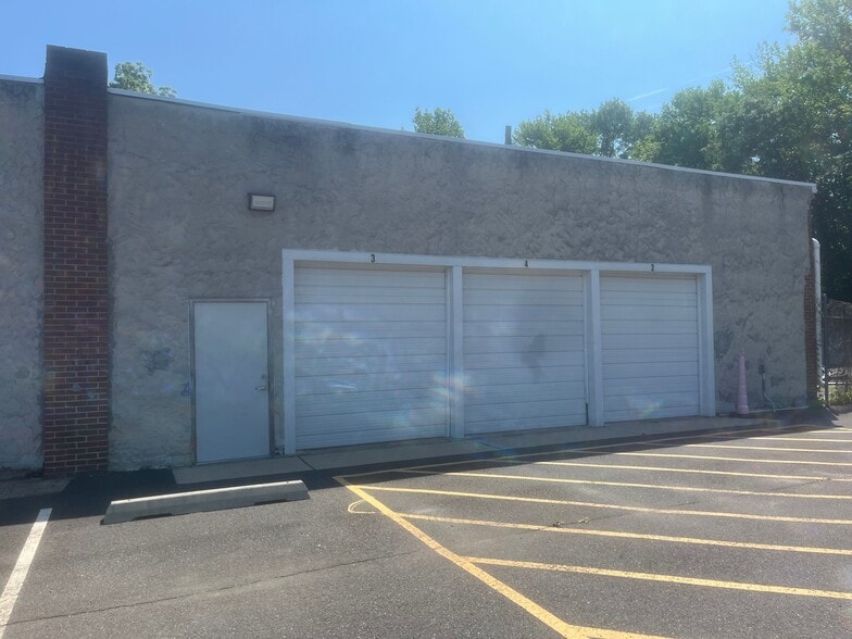 More Photos Of 2127 Hamilton Ave, Hamilton Office For Sale