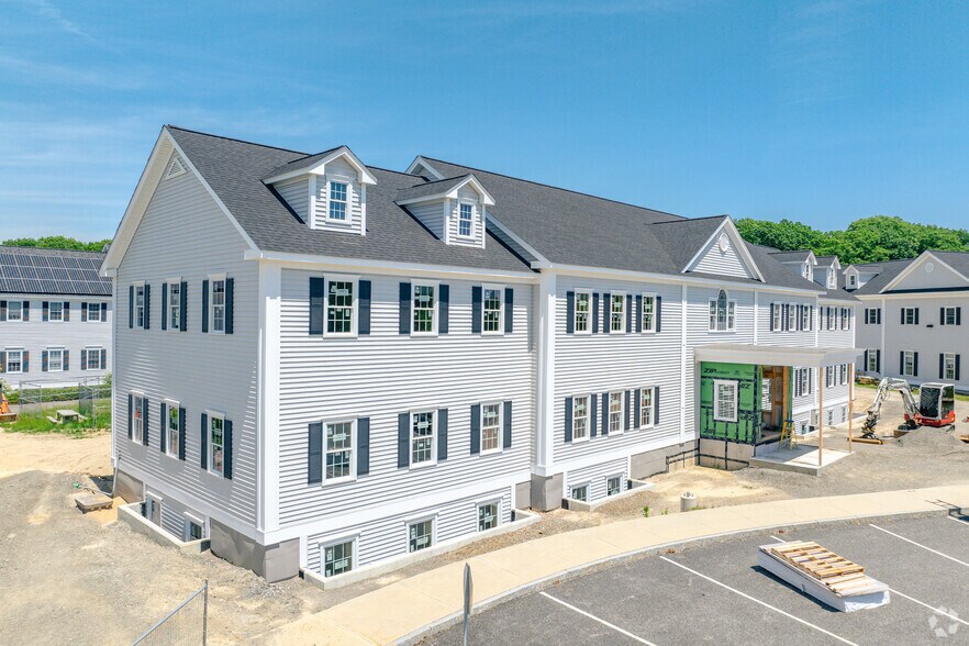 More Photos Of 118 Portsmouth Ave, Stratham Unknown For Lease