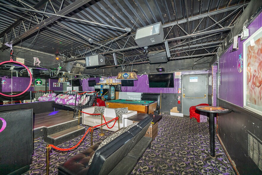 More Photos Of 212 W Harry St, Wichita Bar For Sale