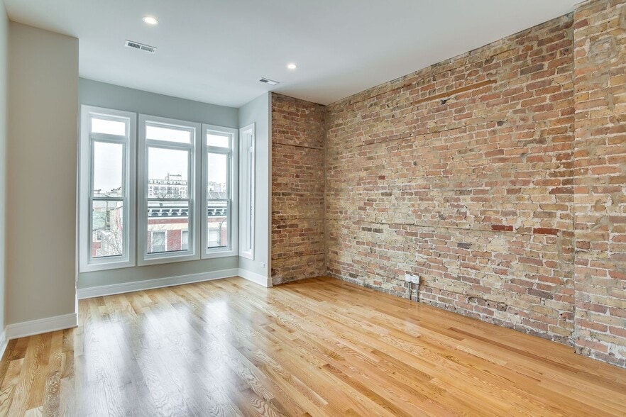 More Photos Of 965 W 18th St, Chicago Apartments For Sale