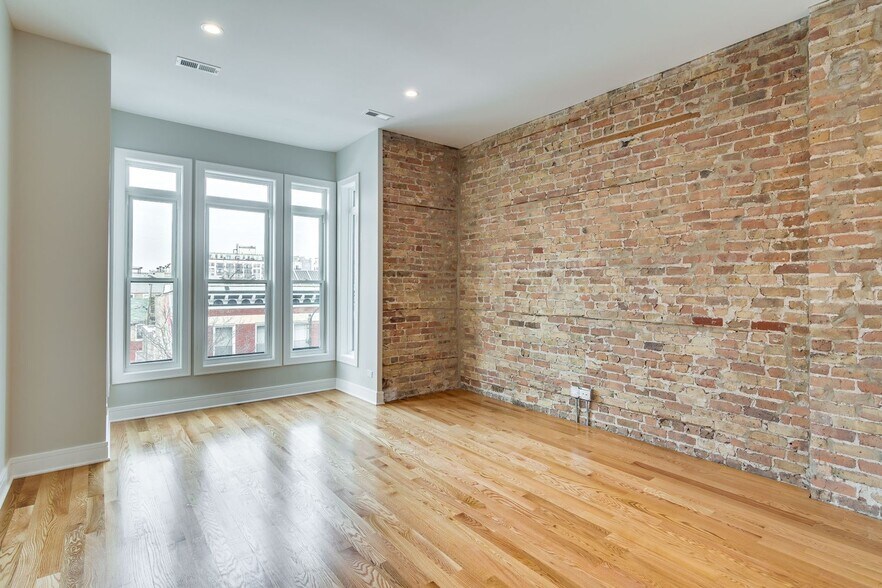 More Photos Of 965 W 18th St, Chicago Apartments For Sale