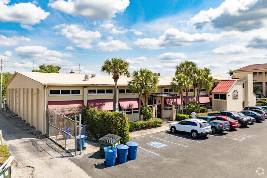 More Photos Of 2211 Widman Way, Fort Myers Loft Creative Space For Lease