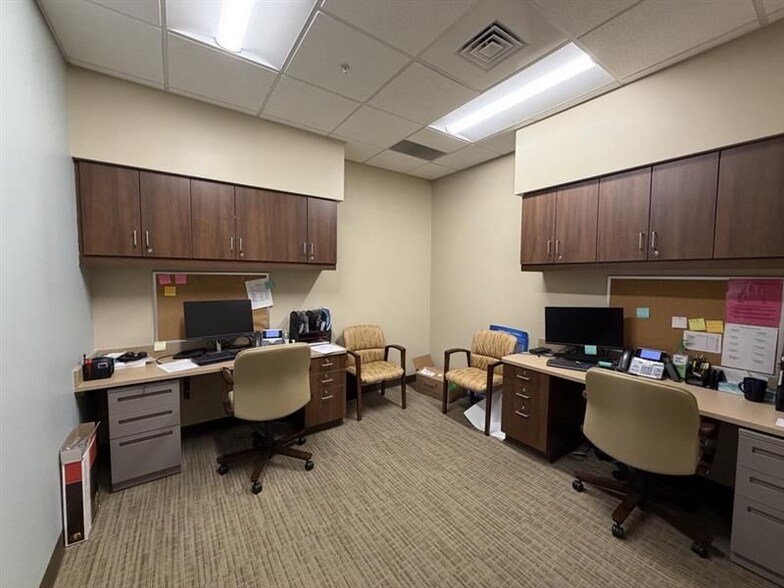 More Photos Of 801 W Bristol St, Elkhart Medical For Lease