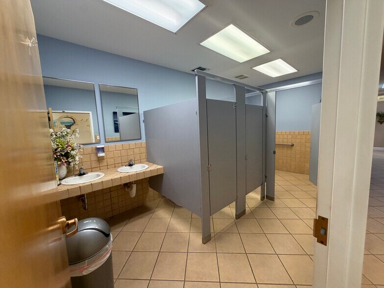 More Photos Of 635 Primera Blvd, Lake Mary Medical For Lease