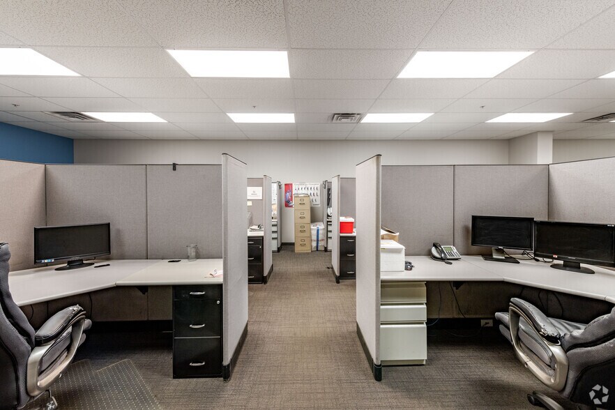 More Photos Of 1933 Highland Rd, Twinsburg Manufacturing For Sale