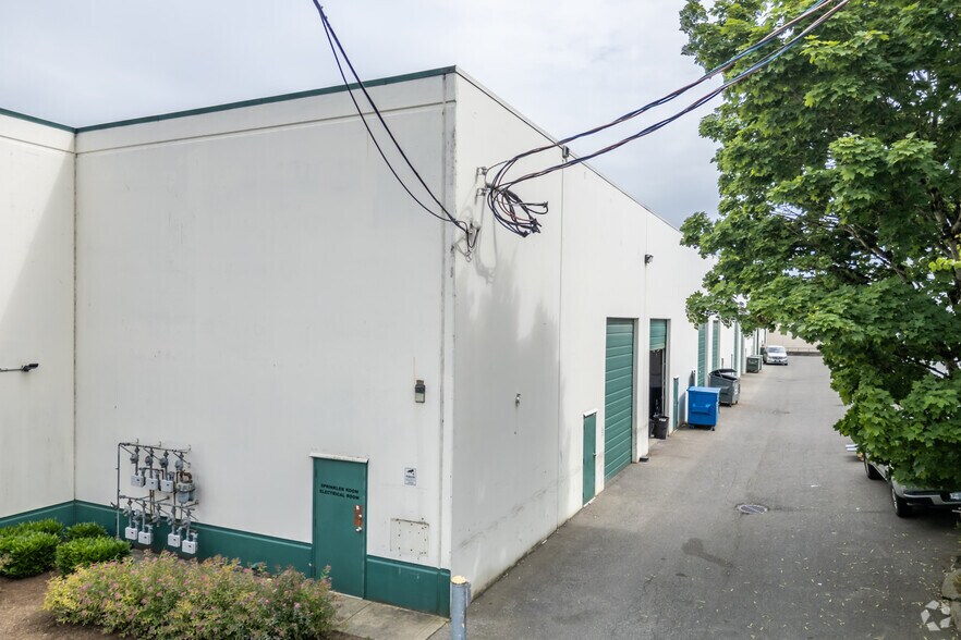 More Photos Of 30468 Great Northern Ave, Abbotsford Warehouse For Lease
