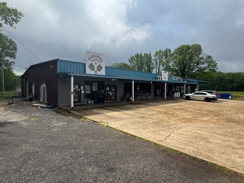 More Photos Of 2930 Springridge Rd, Raymond Freestanding For Lease