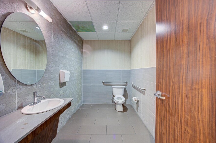 More Photos Of 311 S Highway 183, Leander Medical For Sale