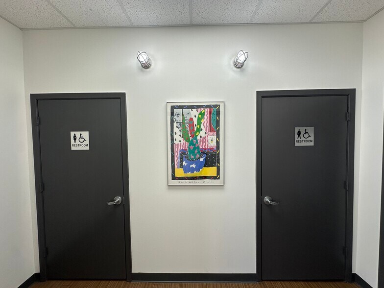 More Photos Of 5712 Val Verde St, Houston Loft Creative Space For Sale