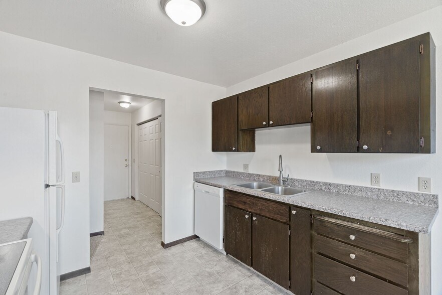 More Photos Of 107 E Hattie Ave, Coeur d'Alene Multifamily For Sale