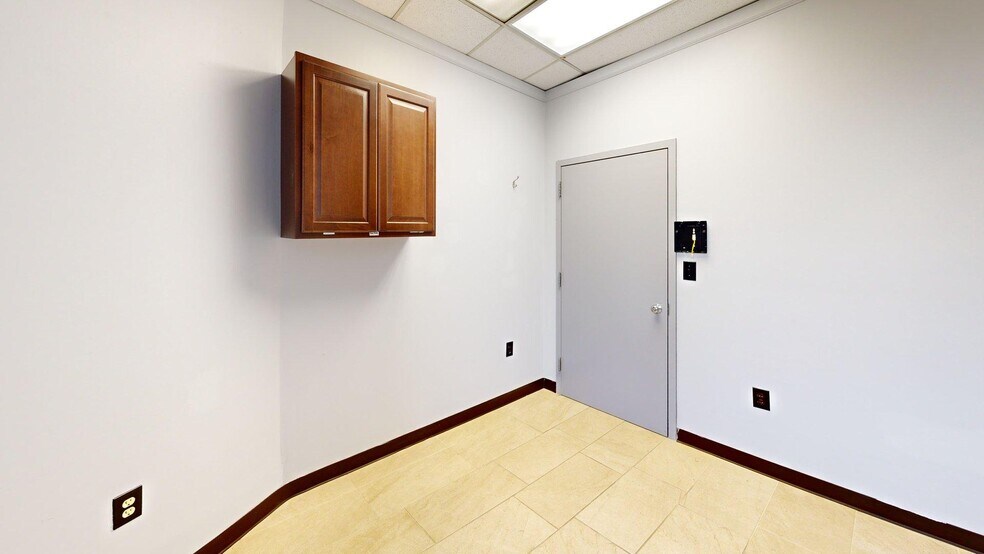 More Photos Of 255 Route 3, Secaucus Medical For Sale