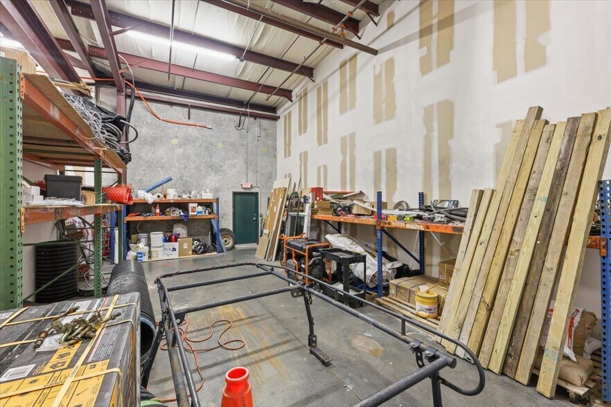 More Photos Of 1220 Biscayne Blvd, Deland Warehouse For Sale