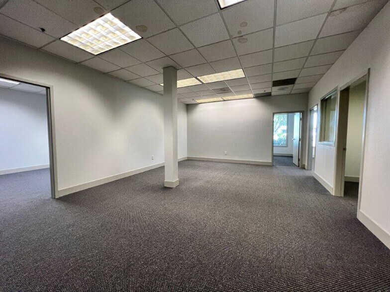 More Photos Of 415 Knollcrest Dr, Redding Office For Sale