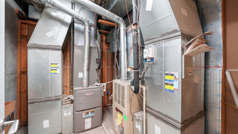 More Photos Of 891 W Baxter Dr, South Jordan Office For Sale