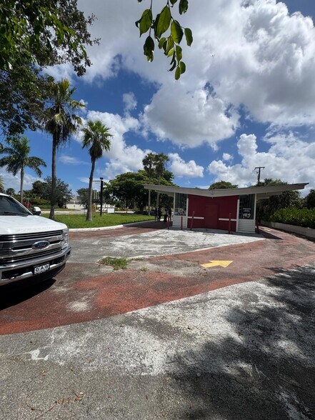 More Photos Of 6014 Kimberly Blvd, North Lauderdale Convenience Store For Sale
