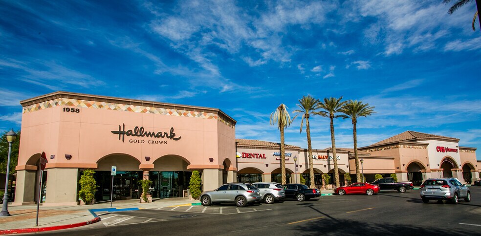 More Photos Of 1900-1990 Village Center Cir, Las Vegas Unknown For Lease