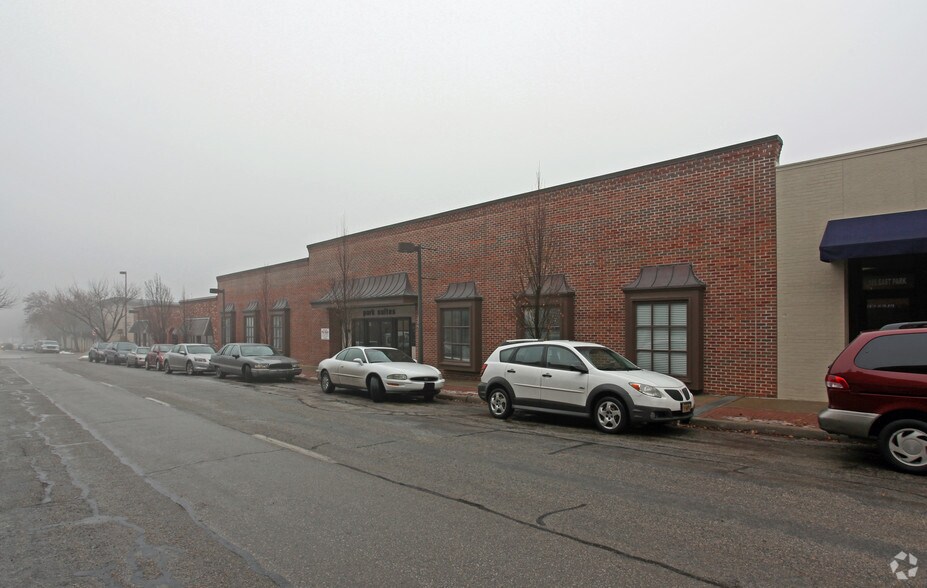 More Photos Of 115-125 E Park St, Olathe Office For Sale