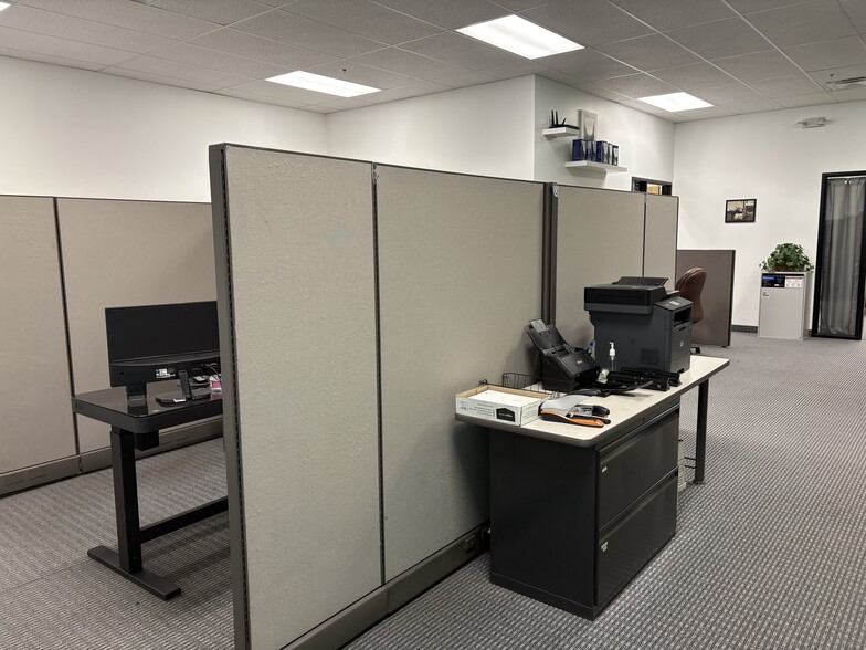 More Photos Of 1445 W 12th Pl, Tempe Light Distribution For Lease