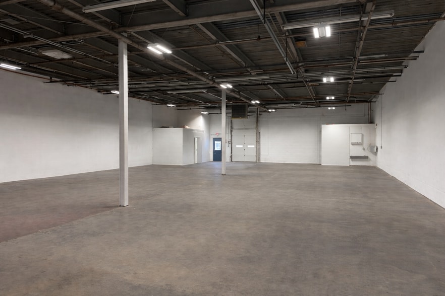 More Photos Of 211 Shrewsbury St, West Boylston Warehouse For Lease