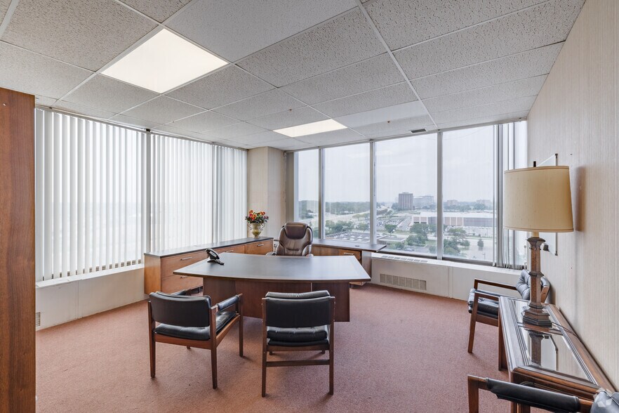 More Photos Of 15565 Northland Dr, Southfield Unknown For Sale