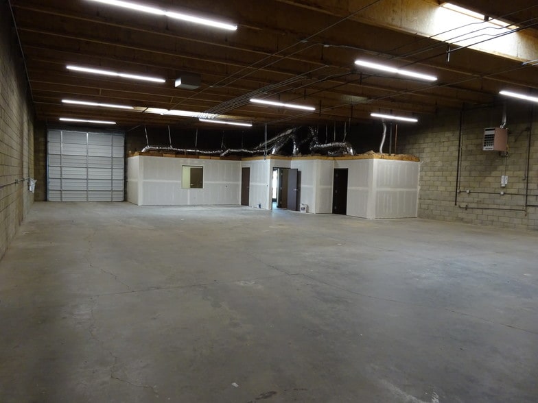 More Photos Of 3167 Fitzgerald Rd, Rancho Cordova Warehouse For Lease