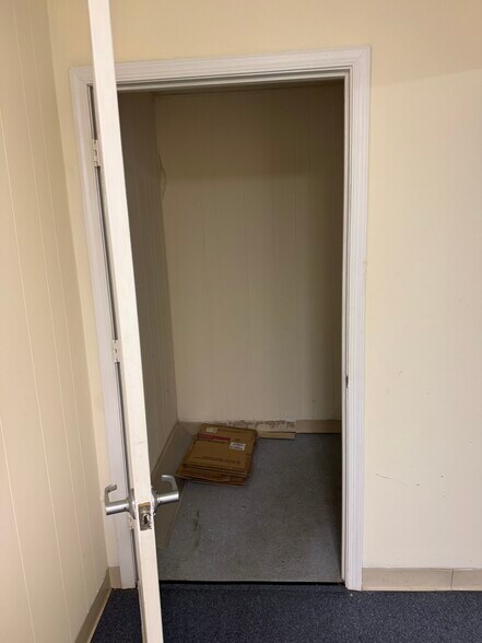 More Photos Of 25367 Lankford Hwy, Onley Light Distribution For Lease
