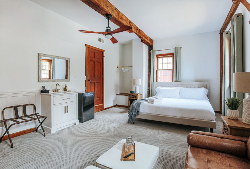 More Photos Of 352 Tye River Tpke, Vesuvius Hospitality For Sale