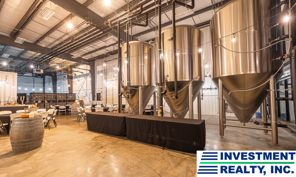 More Photos Of 551 State Route B, Saint James Restaurant For Sale