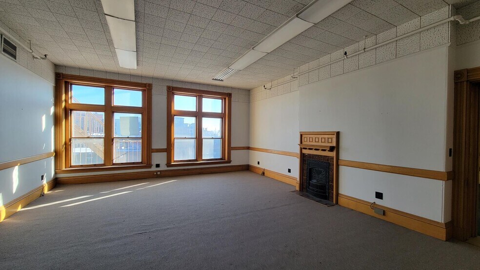 More Photos Of 74 Hammond St, Bangor Medical For Sale