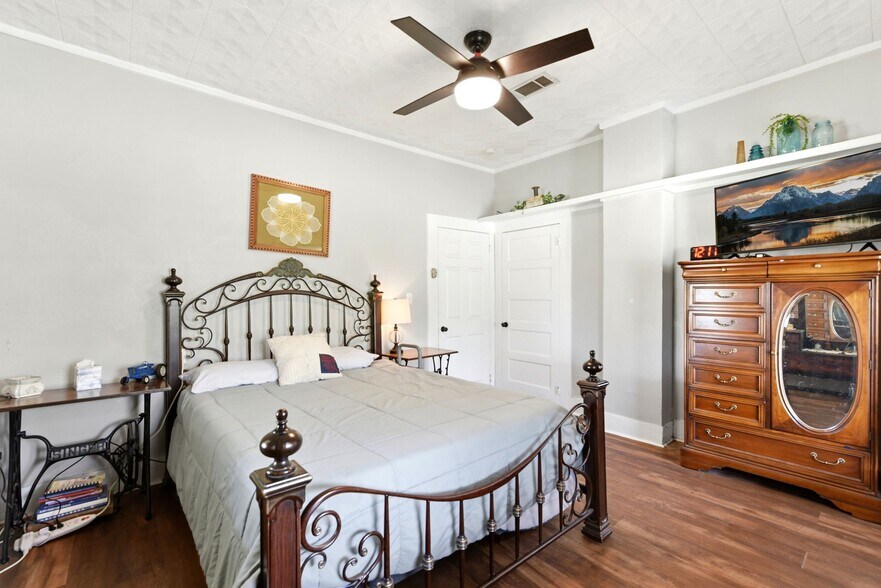 More Photos Of 9282 State Highway 75 S, New Waverly Freestanding For Sale