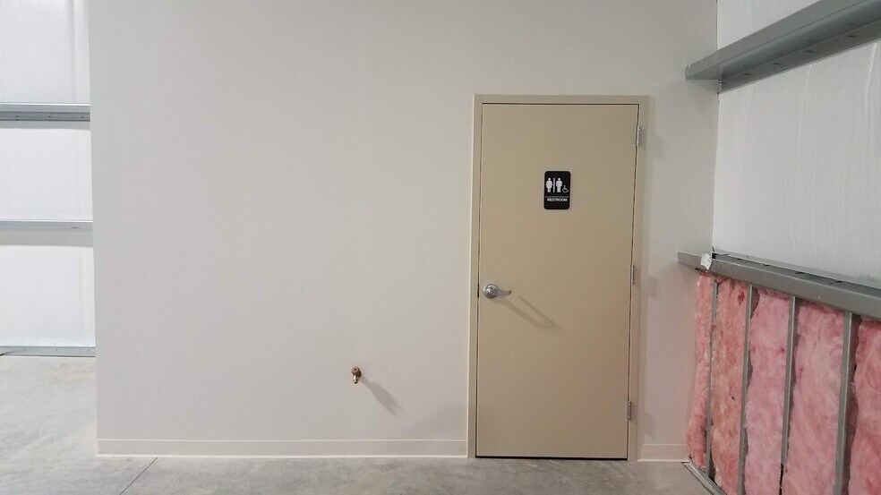 More Photos Of 2250 Production, Roca Warehouse For Lease