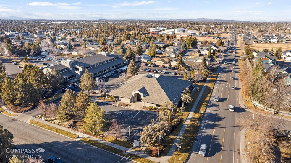 More Photos Of 2698 NE Courtney Dr, Bend Medical For Sale