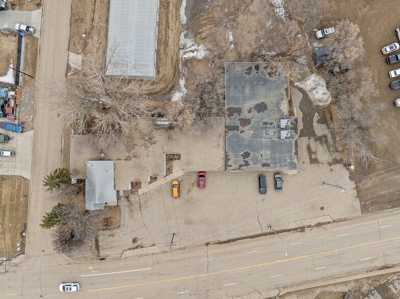 More Photos Of 2001 8th Ave SE, Minot General Retail For Sale