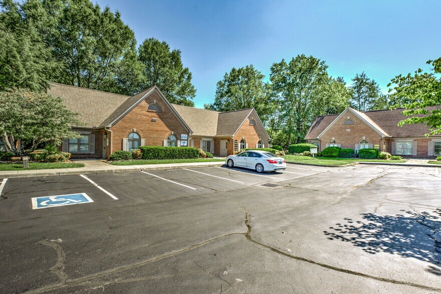 More Photos Of 661 Emory Valley Rd, Oak Ridge Office For Lease