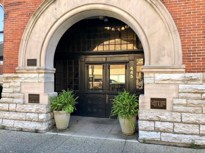 More Photos Of 445 5th St, Columbus Office Residential For Lease