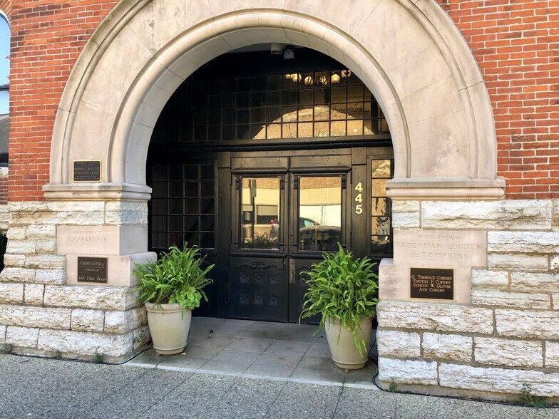 More Photos Of 445 5th St, Columbus Office Residential For Lease