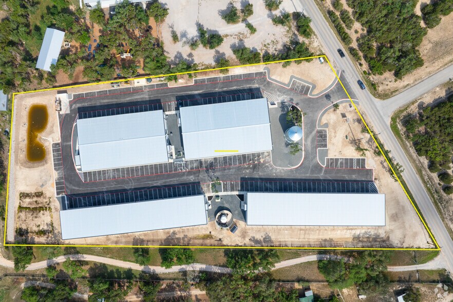 More Photos Of 15431 Fitzhugh Rd, Dripping Springs Showroom For Sale