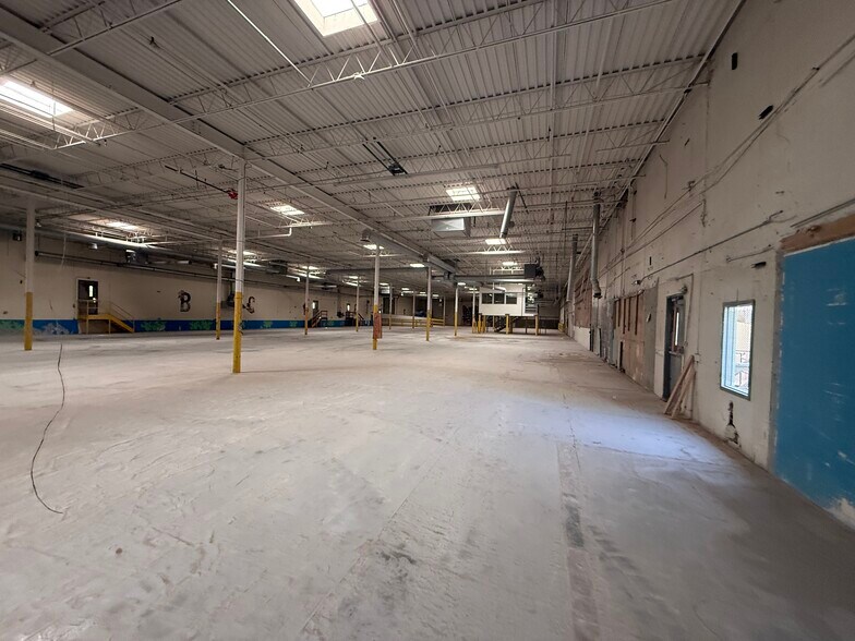 More Photos Of 1430 Vanderbilt Dr, El Paso Warehouse For Lease
