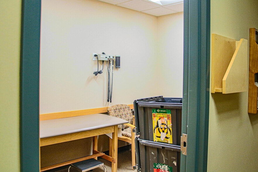 More Photos Of 600 Julian Ln, Arden Medical For Sale