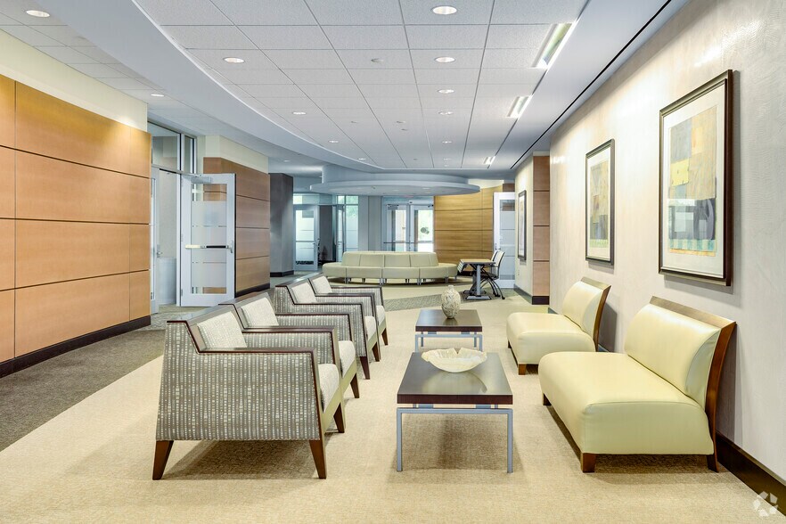 More Photos Of 15000 Conference Center Dr, Chantilly Office For Lease