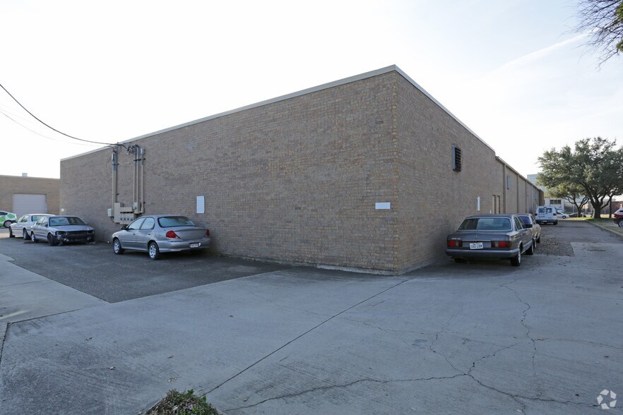 More Photos Of 1105 E Plano Pky, Plano Light Distribution For Lease