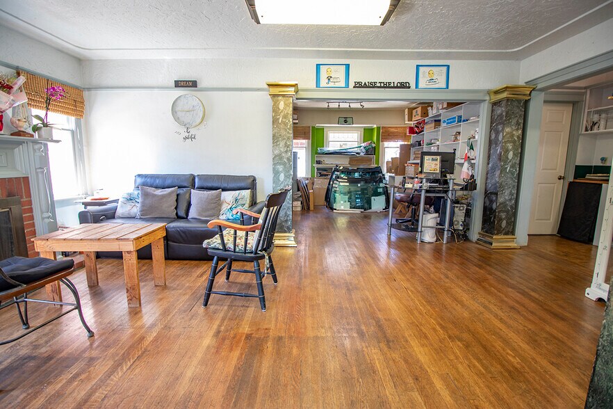 More Photos Of 215 E Fesler St, Santa Maria Storefront For Sale