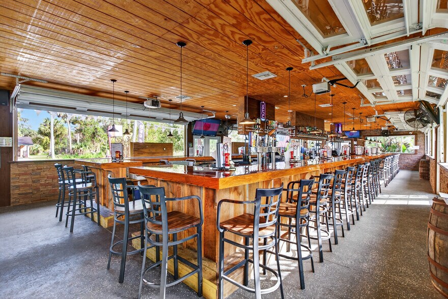 More Photos Of 765 3rd Ave, Welaka Restaurant For Sale