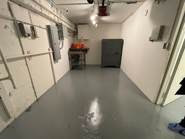 More Photos Of 340 Harriet St, San Francisco Light Manufacturing For Lease