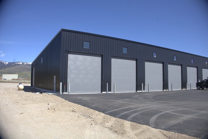 More Photos Of 162 Business Centre Cir, Driggs Warehouse For Lease