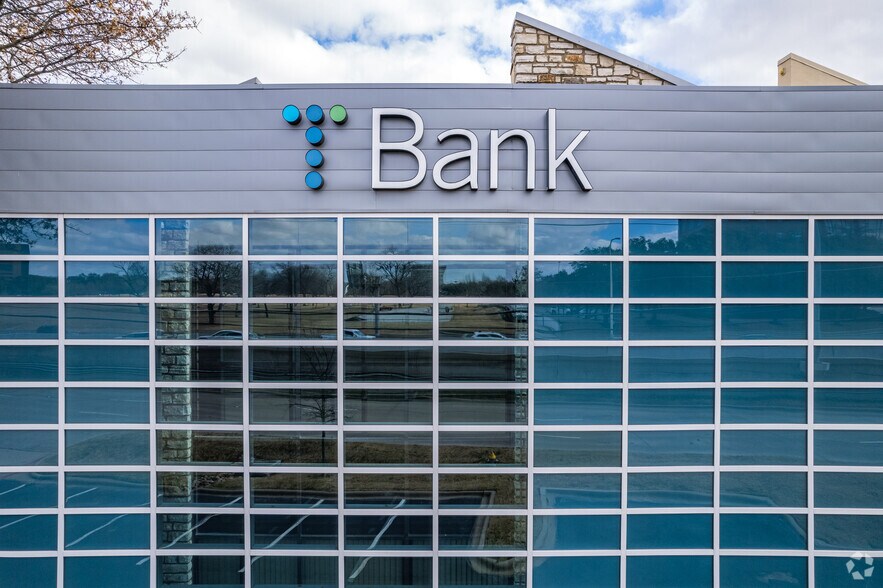 More Photos Of 16200 N Dallas Pky, Dallas Office For Lease